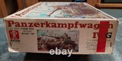 Bandai German Army Tank WWII Panzerkampfwagen IV-G 1/30 Vintage Model Kit Pzkw