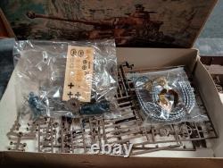 Bandai German Army Tank WWII Panzerkampfwagen IV-G 1/30 Vintage Model Kit Pzkw