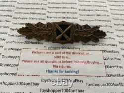 German 1957 Army WWII Veteran Close Combat Clasp in Bronze Earlier Type
