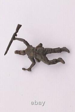 German soldier attacks Russian T-34 tank WW2 art Soviet army armored force WWII