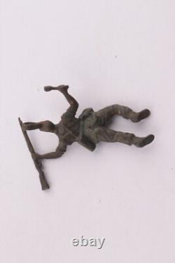 German soldier attacks Russian T-34 tank WW2 art Soviet army armored force WWII