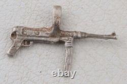 WWII German WW2 Pendant MP 40 Paratrooper in ATTACK Submachine gun MILITARY Army