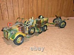 WWII TIN WIND UP ARMY VEHICLE w TOY GERMAN SOLDIERS CANNON LINEOL ELASTOLIN WW2