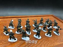 172 Modèle de l'armée allemande de la Seconde Guerre mondiale Bataille des Ardennes 21 soldats assemblés et peints