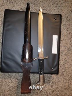 Baïonnette de cérémonie courte de l'armée allemande E. Pack & Sohne Solingen de la WWII avec fourreau et frog