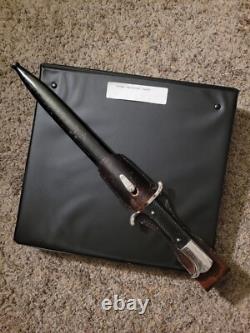 Baïonnette de cérémonie courte de l'armée allemande E. Pack & Sohne Solingen de la WWII avec fourreau et frog