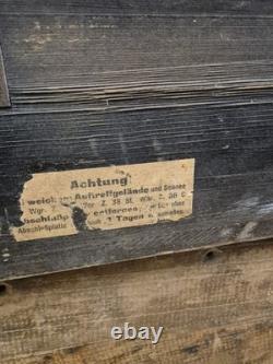 Boîte en bois de l'armée allemande très rare de la Seconde Guerre mondiale pour 12cmGr. W. 42(r), datée, estampilles du fabricant