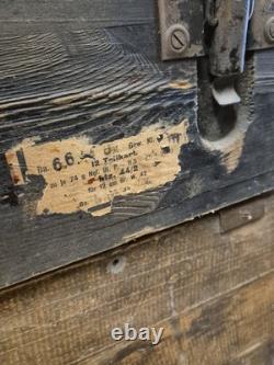 Boîte en bois de l'armée allemande très rare de la Seconde Guerre mondiale pour 12cmGr. W. 42(r), datée, estampilles du fabricant