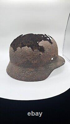 Casque original de l'armée allemande Wehrmacht de la Seconde Guerre mondiale sur le champ de bataille Vendeur aux États-Unis