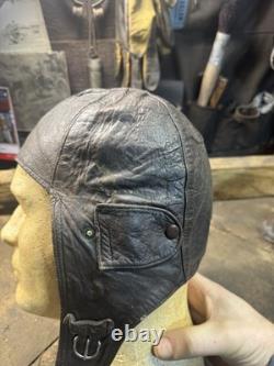 Casquette pilote militaire en cuir allemand vintage de la Seconde Guerre mondiale WWII marron