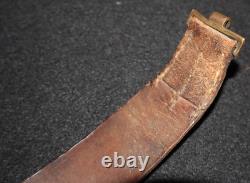 Ceinture en cuir de l’armée impériale allemande de la Première Guerre mondiale, estampillée au bout « 110 », portée sur le terrain, pointe de 41 pouces Ceinture en cuir de l’armée impériale allemande de la Première Guerre mondiale, estampillée au bout « 110 », portée sur le terrain, pointe de 41 pouces