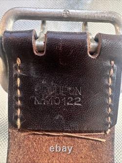 Ceinture en cuir marron d'officier de la Wehrmacht allemande de la Seconde Guerre mondiale, longueur 115 cm, largeur 4,5 cm.