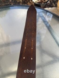 Ceinture en cuir marron d'officier de la Wehrmacht allemande de la Seconde Guerre mondiale, longueur 115 cm, largeur 4,5 cm.