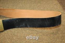 Ceinture en cuir noir de pantalon d'officier de l'armée allemande de la Seconde Guerre mondiale avec boucle à motif granuleux.