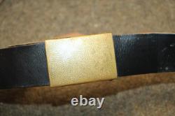 Ceinture en cuir noir de pantalon d'officier de l'armée allemande de la Seconde Guerre mondiale avec boucle à motif granuleux.