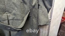 Deuxième Guerre mondiale ou Manteau de tranchée militaire allemand en laine gris-vert