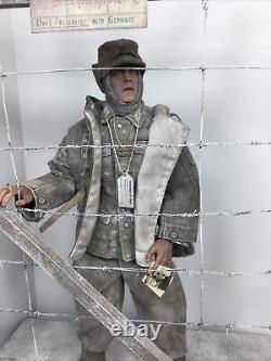 Diorama 1/6 Personnage personnalisé de soldat allemand de la Seconde Guerre mondiale en tant que prisonnier de guerre allié rêvant de son chez-soi