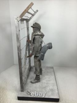 Diorama 1/6 Personnage personnalisé de soldat allemand de la Seconde Guerre mondiale en tant que prisonnier de guerre allié rêvant de son chez-soi