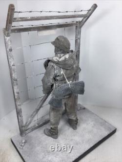 Diorama 1/6 Personnage personnalisé de soldat allemand de la Seconde Guerre mondiale en tant que prisonnier de guerre allié rêvant de son chez-soi