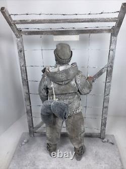 Diorama 1/6 Personnage personnalisé de soldat allemand de la Seconde Guerre mondiale en tant que prisonnier de guerre allié rêvant de son chez-soi