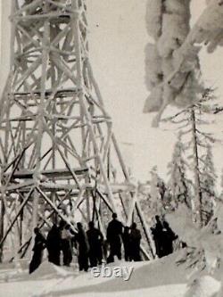 Ensemble original de 33 photos des activités de ski de l'armée allemande durant la Seconde Guerre mondiale, 1944