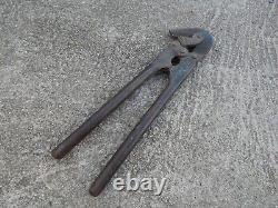 Étui en cuir noir original de l'armée allemande de la Seconde Guerre mondiale avec coupe-fils vendu tel quel