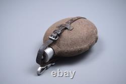 Gourde de l'armée allemande de la Seconde Guerre mondiale avec couverture et sangles