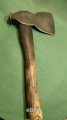 Hache de sapeur de l'armée allemande de la Seconde Guerre mondiale