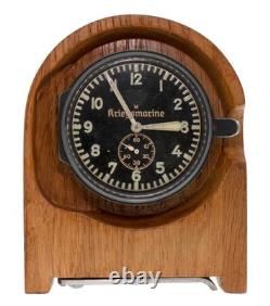 Horloge Kriegsmarine allemande de la Seconde Guerre mondiale à 10 rubis, 8 jours, JUNGHANS J30D (fabrication des années 40), support
