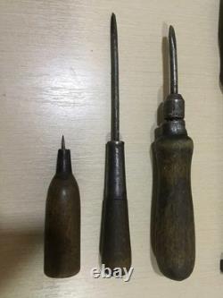 Lot d’outils de réparation de campagne de l’armée allemande originale de la Seconde Guerre mondiale : alêne, tournevis, scie