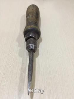 Lot d’outils de réparation de campagne de l’armée allemande originale de la Seconde Guerre mondiale : alêne, tournevis, scie