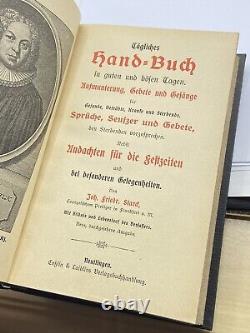 Manuel religieux des aumôniers allemands de la période de la Seconde Guerre mondiale, crucifix et ensemble d'autel