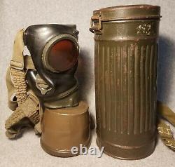 Masque Et Boîte De Gaz Originaux De L’armée Allemande De La Seconde Guerre Mondiale