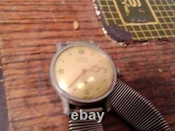 Montre-bracelet de l'armée allemande de la Seconde Guerre mondiale