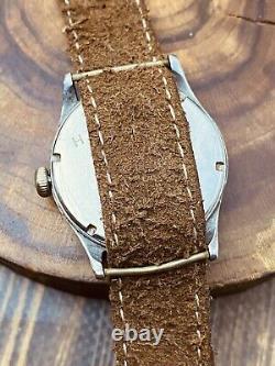 Montre-bracelet militaire rare de l'armée allemande REVUE - SPORT DH boîtier en acier période de la Seconde Guerre mondiale #6469