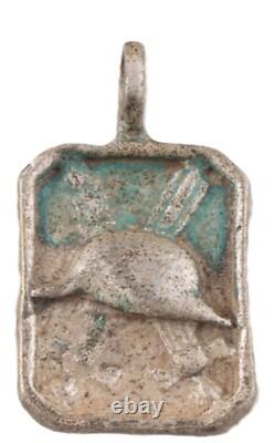 Pendentif en forme de casque Stahlhelm de la Seconde Guerre mondiale avec épée, insigne de l'armée, troupes d'assaut allemandes