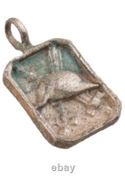 Pendentif en forme de casque Stahlhelm de la Seconde Guerre mondiale avec épée, insigne de l'armée, troupes d'assaut allemandes