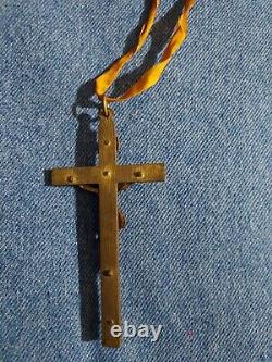 Pendentif pectoral croix crucifix de l'officier de l'armée allemande Wehrmacht de la Seconde Guerre mondiale antique