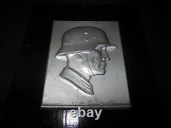 Profil du soldat de l'armée allemande de la Seconde Guerre mondiale : Plaque de prix artistique signée, très belle