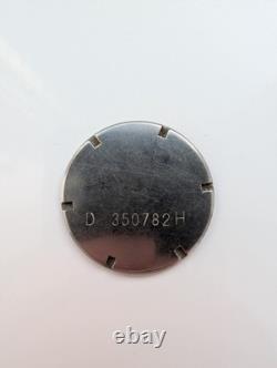 RARE FOND DE BOÎTIER DE MONTRE MILITAIRE DH DE L’ARMÉE ALLEMANDE – SECONDE GUERRE MONDIALE – POUR PIÈCES OU RÉPARATION