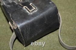 Rare Original WW2 German Army Black Leather K98 Gren. Lau. Kit Pouch 43 d, Empty	<br/>
 <br/>  	 Rareté originale de la Seconde Guerre mondiale de l'armée allemande : Pochette vide en cuir noir pour le kit de grenade K98 Gren. Lau. 43 d