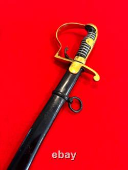 Sabre d'officier de l'armée allemande de la Première et de la Seconde Guerre mondiale avec fourreau, lame en état proche du neuf, antique