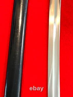 Sabre d'officier de l'armée allemande de la Première et de la Seconde Guerre mondiale avec fourreau, lame en état proche du neuf, antique