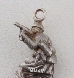 Seconde Guerre mondiale Allemand WW2 Pendentif MP 40 Parachutiste en ATTAQUE Mitrailleuse MILITAIRE Armée