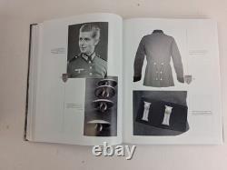Uniformes de Parade de l'Armée Allemande de la WWII WAFFENROCK Signés par Curley & Stewart 1ère Édition