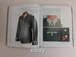 Uniformes de Parade de l'Armée Allemande de la WWII WAFFENROCK Signés par Curley & Stewart 1ère Édition